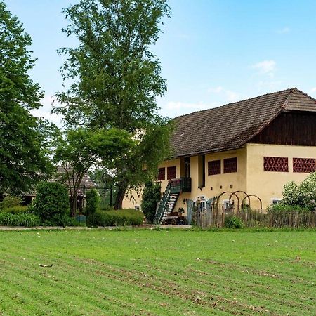 Gutshof Bartl 1 Apartment Клагенфурт Екстериор снимка