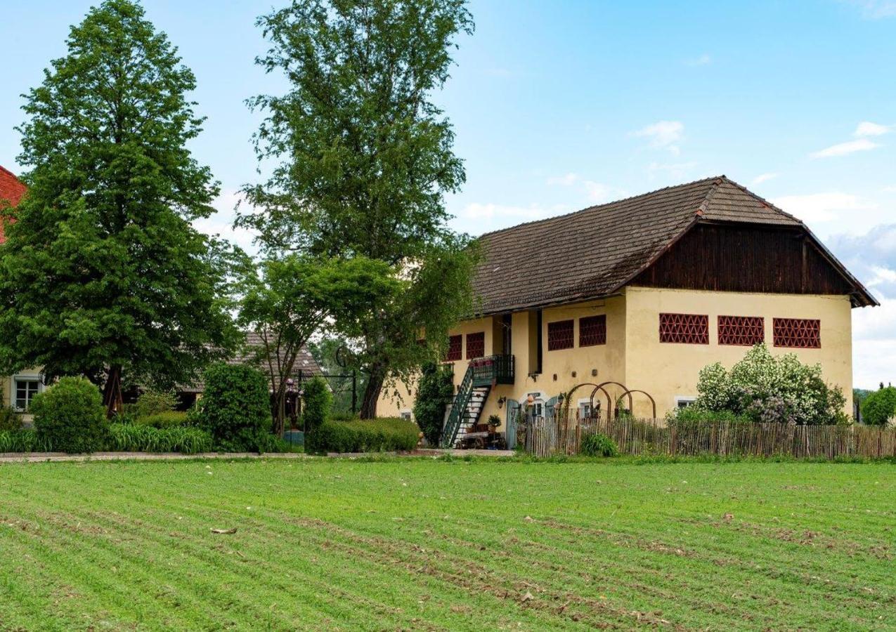 Gutshof Bartl 1 Apartment Клагенфурт Екстериор снимка