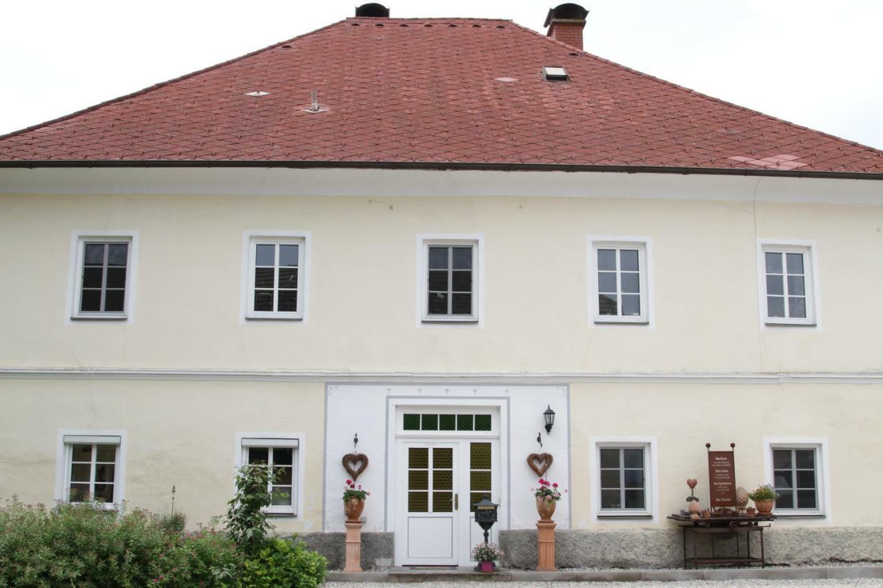 Gutshof Bartl 1 Apartment Клагенфурт Екстериор снимка