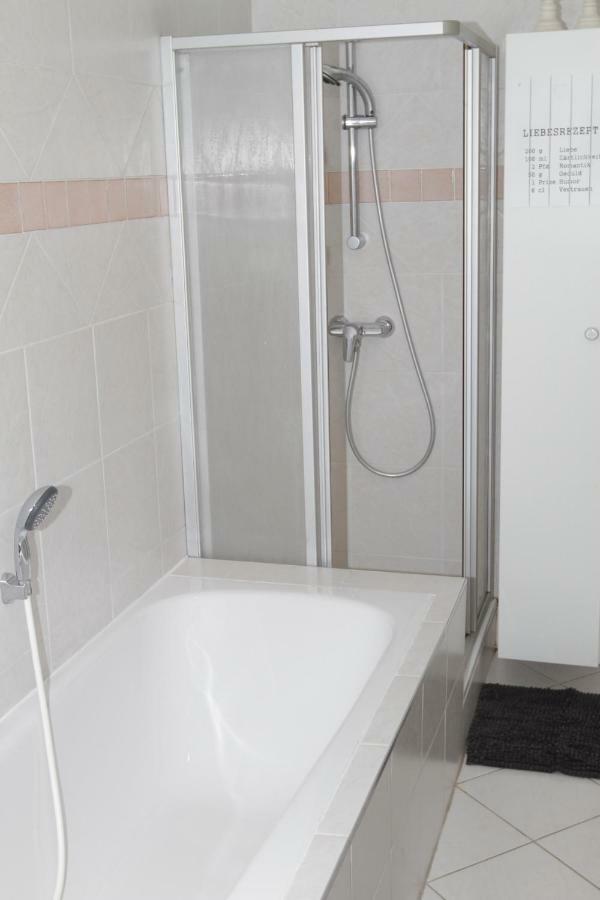Gutshof Bartl 1 Apartment Клагенфурт Екстериор снимка