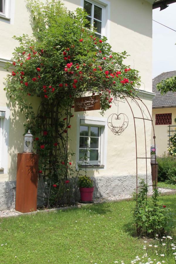 Gutshof Bartl 1 Apartment Клагенфурт Екстериор снимка