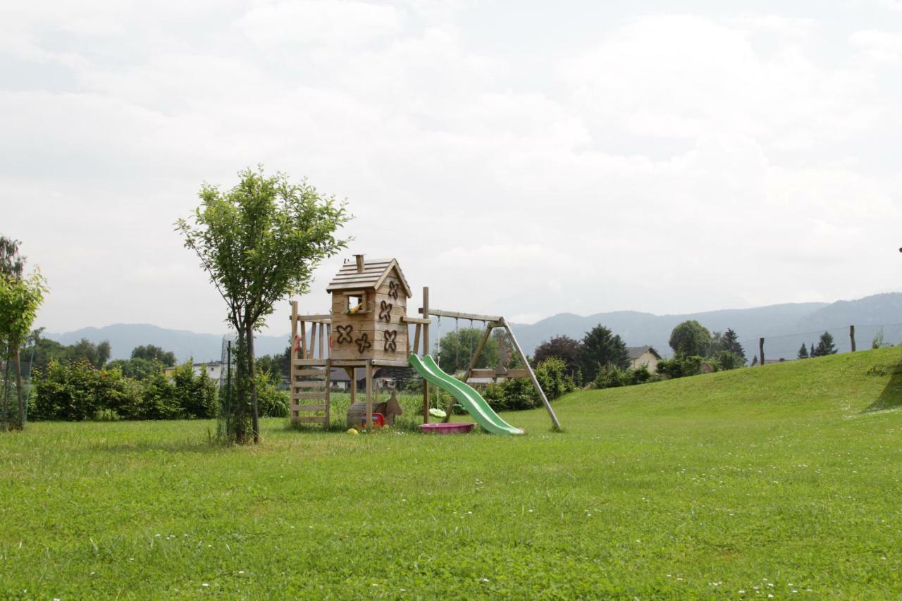 Gutshof Bartl 1 Apartment Клагенфурт Екстериор снимка